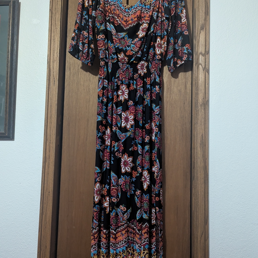 Enfocus Studio Black Flutter Sleeve Maxi Dress